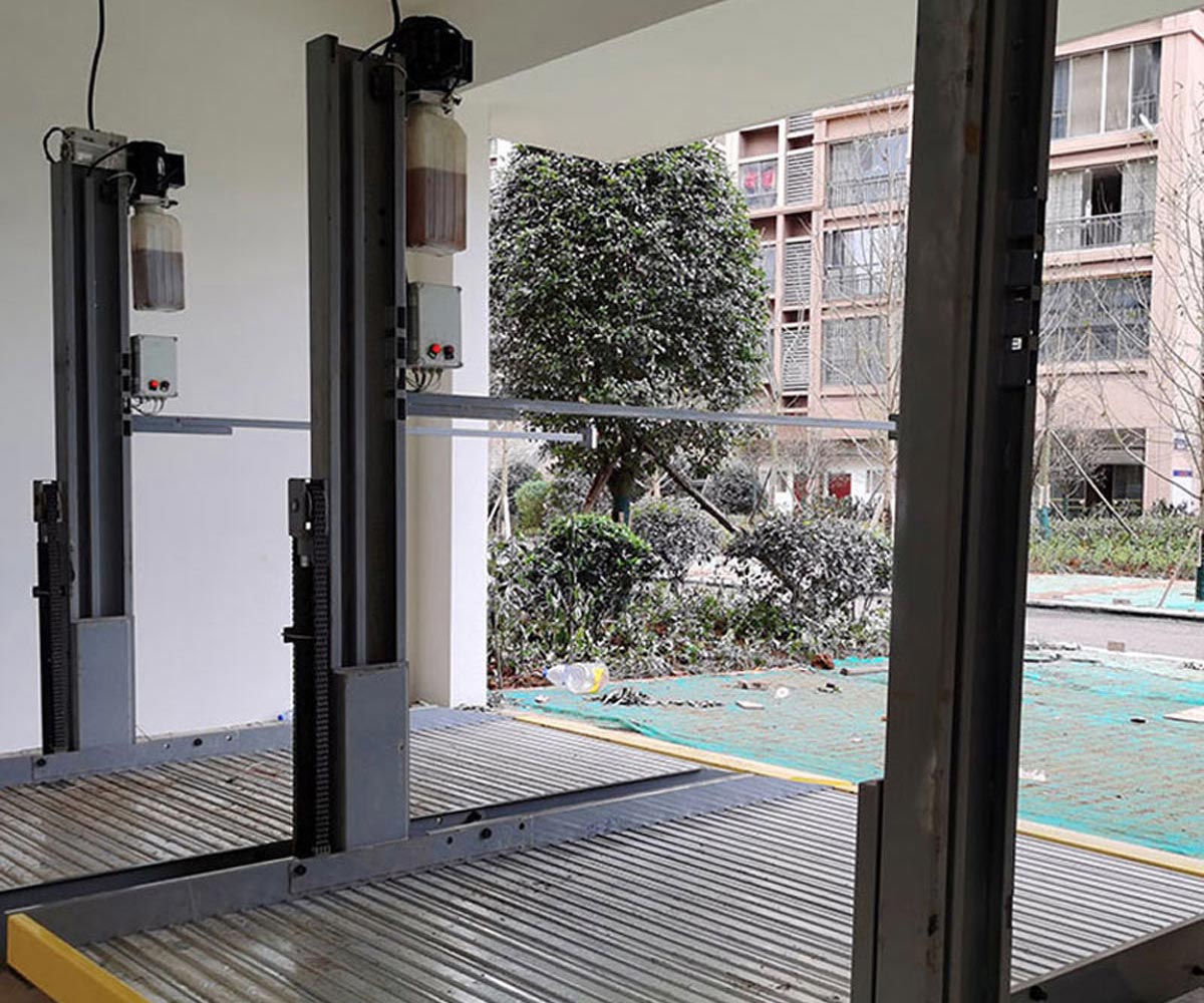 黃平基于模糊邏輯的自動(dòng)平行泊車(chē)轉(zhuǎn)向控制器