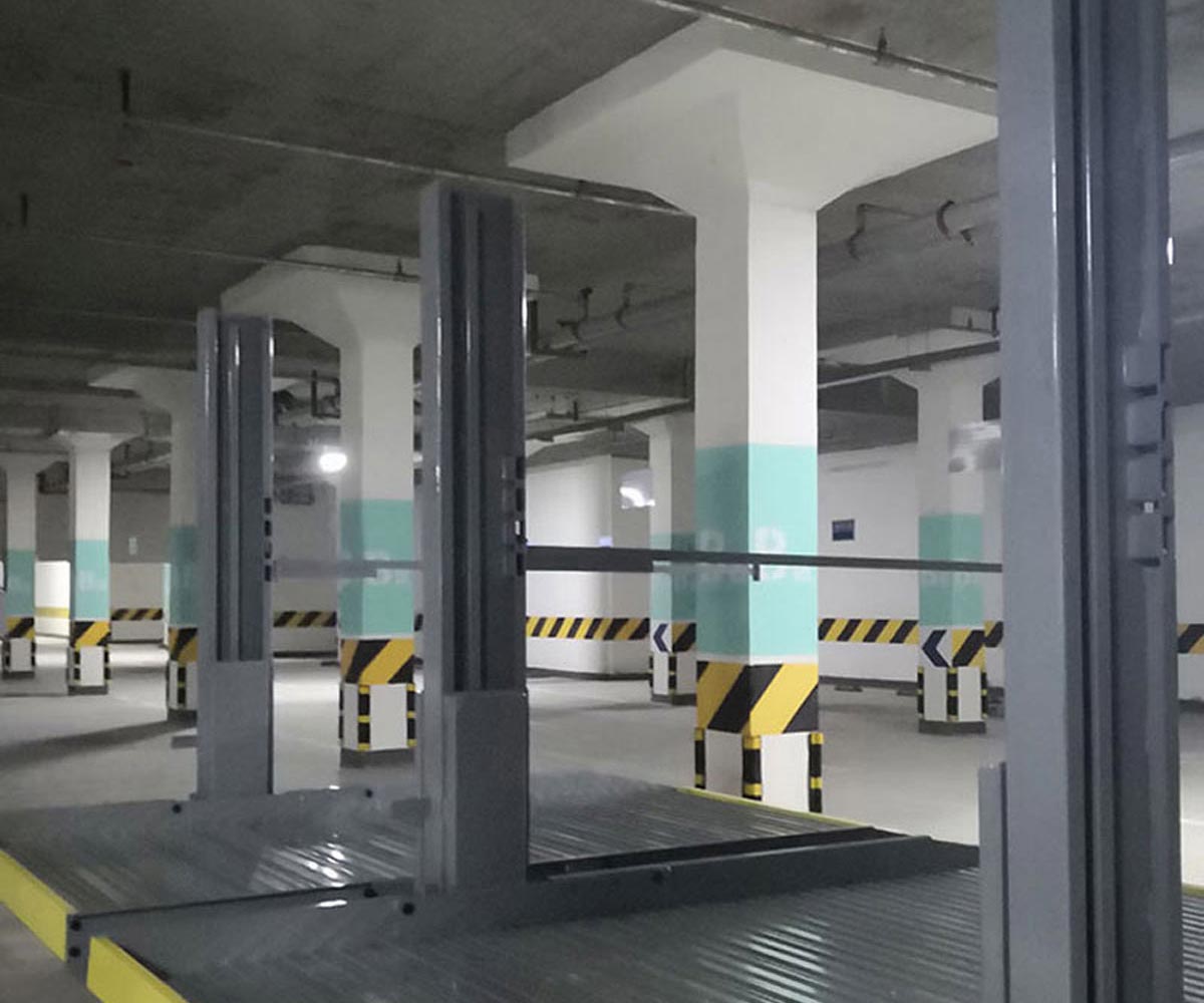 雷山智能立體停車(chē)庫(kù)牽引機(jī)構(gòu)及安全裝置的方案